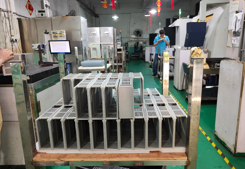 COB料盒厂家加工车间.jpg