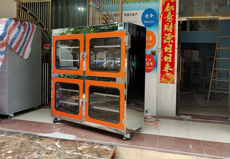 电子防潮柜侧面图.jpg